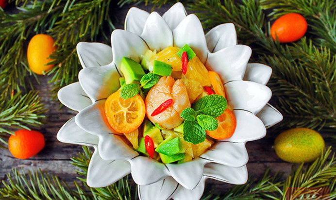 Салат с морским гребешком, мятой и апельсином