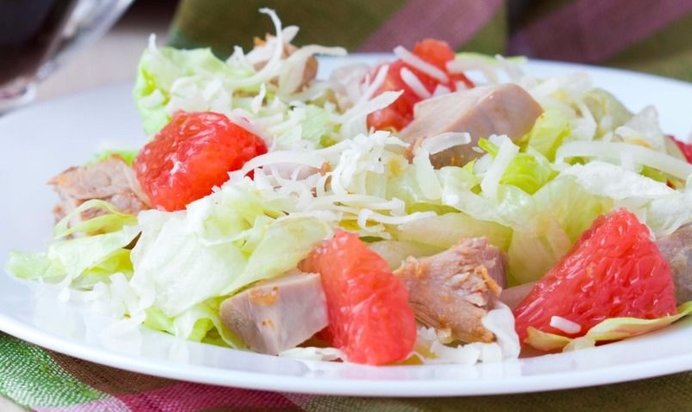 Салат с грейпфрутом и курицей