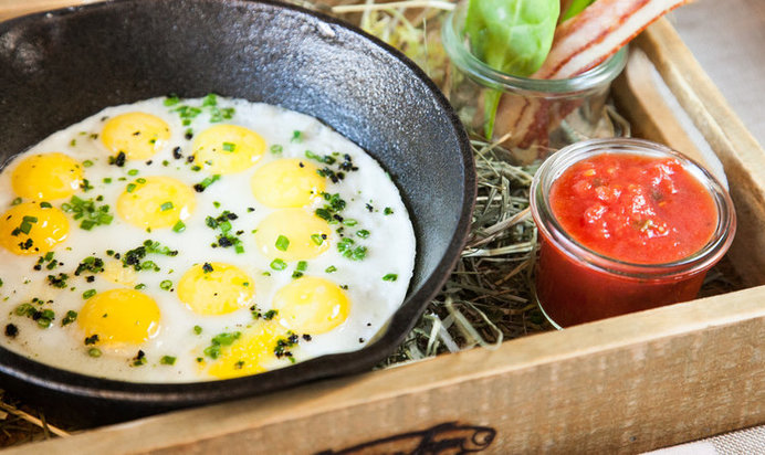 Яичница из перепелиных яиц