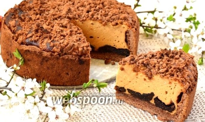 Карамельный сырник с черносливом