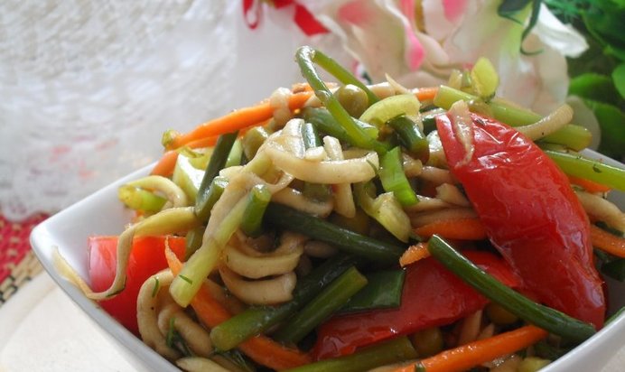 Салат из кабачка и стрелок чеснока Вкус лета