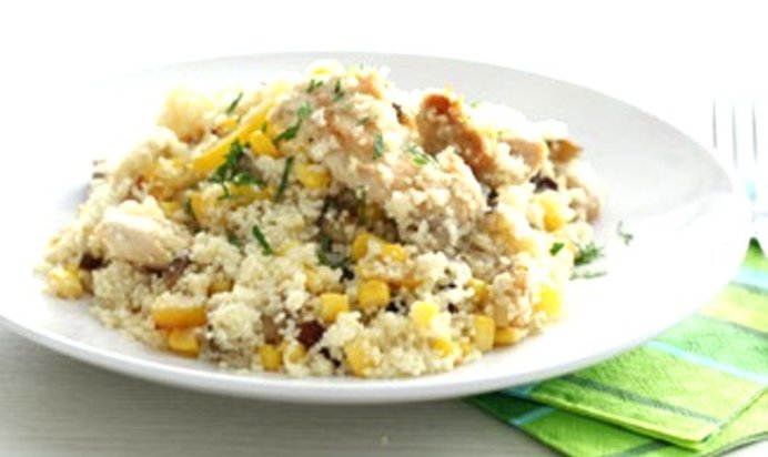 Салат из курицы с кускусом и овощами