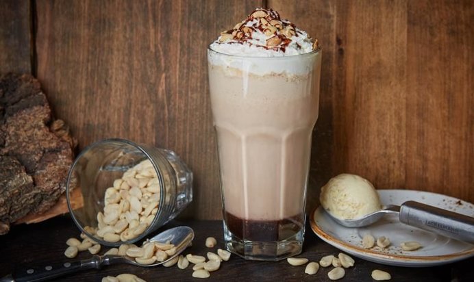 Арахисовый молочный коктейль