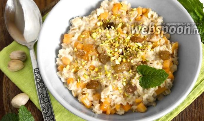 Овсяная каша с тыквой и орехами