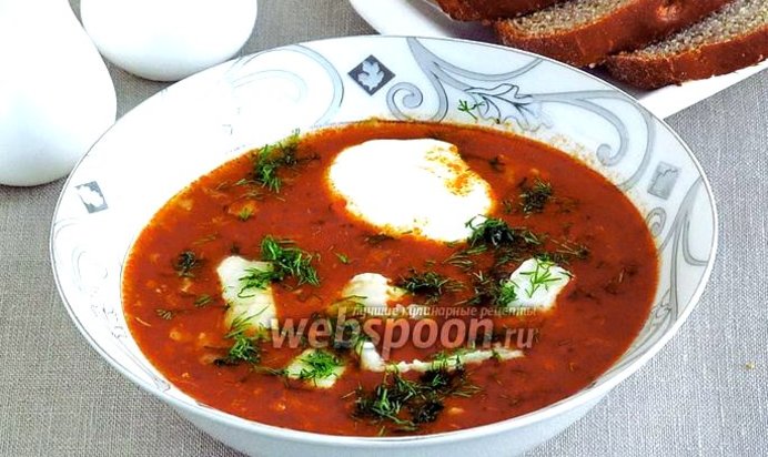 Щи из квашеной капусты с жареной рыбой