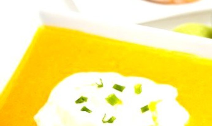 Тыквенный суп с кумином и сырными тостами