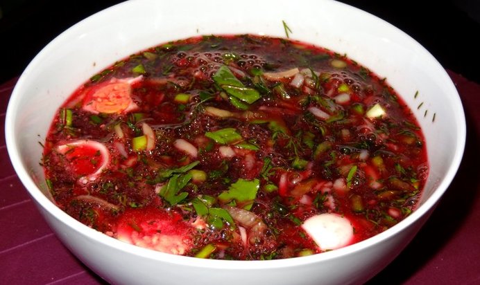 Свекольник с рукколой на квасе