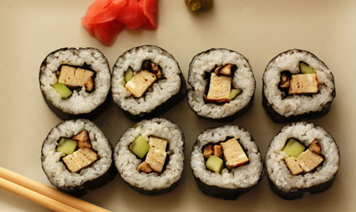 Футомаки с омлетом и шиитаке