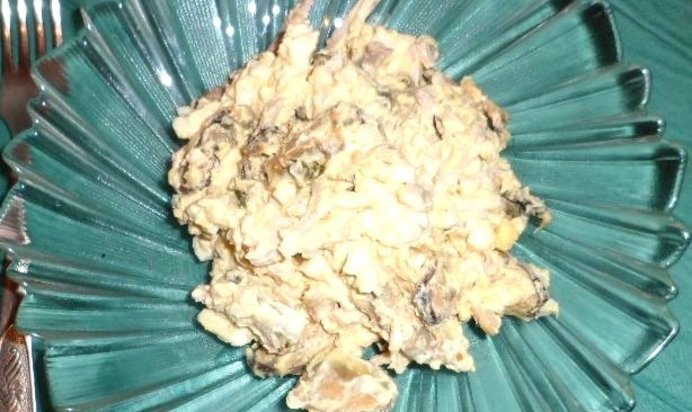 Салат из мидий и кальмаров