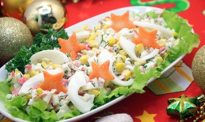 Салат с крабовыми палочками и кукурузой
