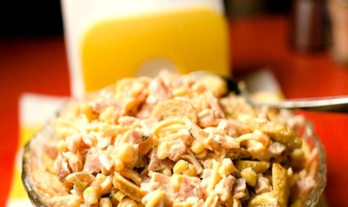 Салат с копчёной курицей и морковью