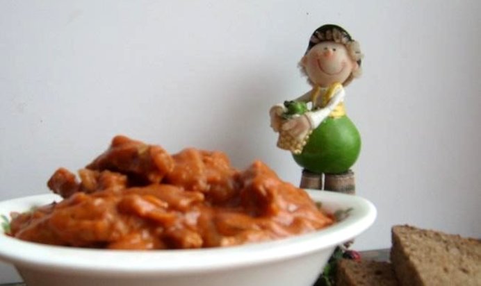 Гуляш из соевого мяса