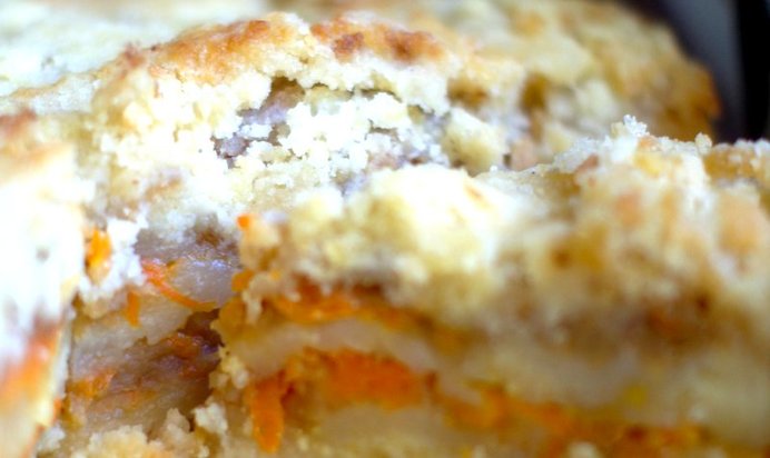 Пирог без добавления яиц с яблоками и морковью