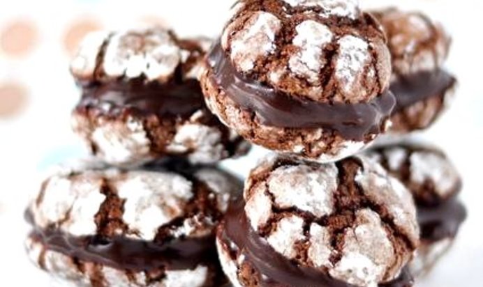 Шоколадное печенье с кофейной начинкой