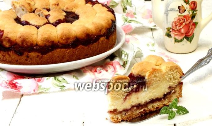 Творожный пирог с пудингом и вишнёвым джемом