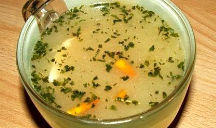 Лечебный куриный суп с зеленью