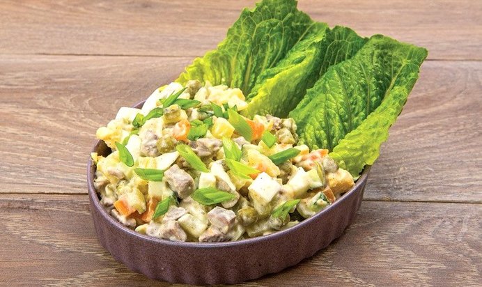 Новогодний советский «Оливье» с говядиной