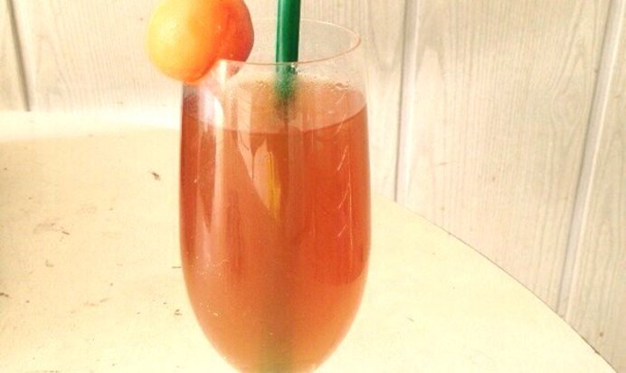 Холодный персиковый чай