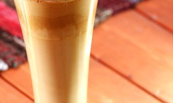 Ледяной миндальный латте