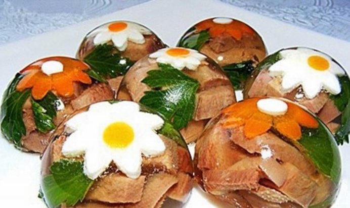 Заливное из свиного языка
