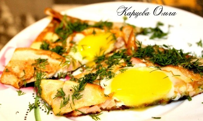 Яичница в блине