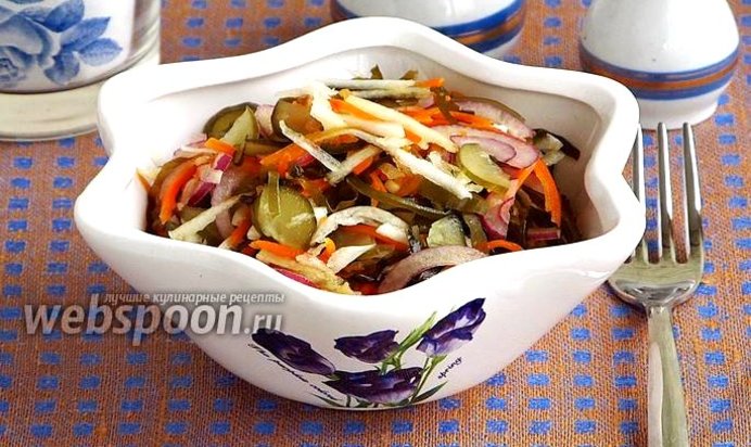 Салат из морской капусты с овощами