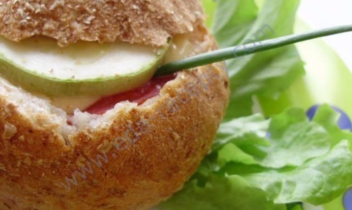 Булочки с начинкой в духовке