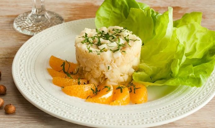 Салат с сельдереем и яблоками