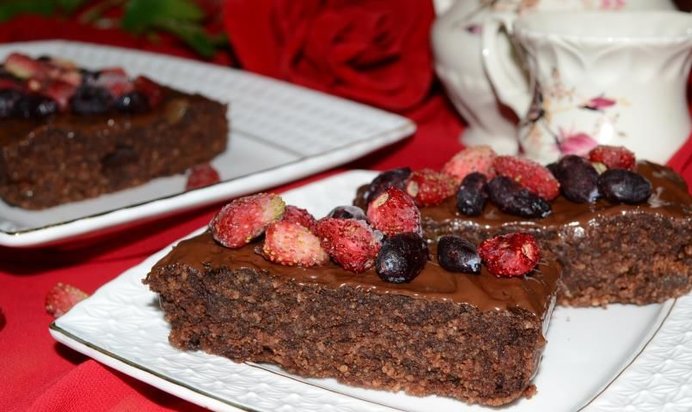 Манный кекс с кускусом и шоколадной крошкой