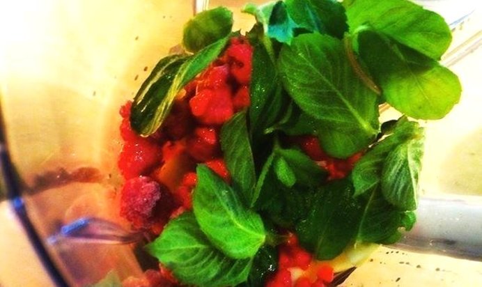 Малиновый смузи с мятой от «Mitten Coffee»