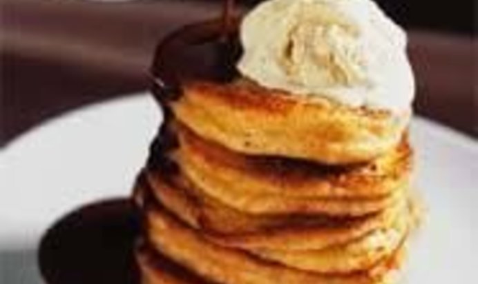 Блины с арахисом и сливочным мороженым