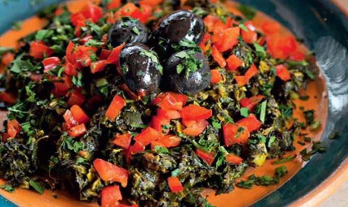 Салат из шпината с чермулой