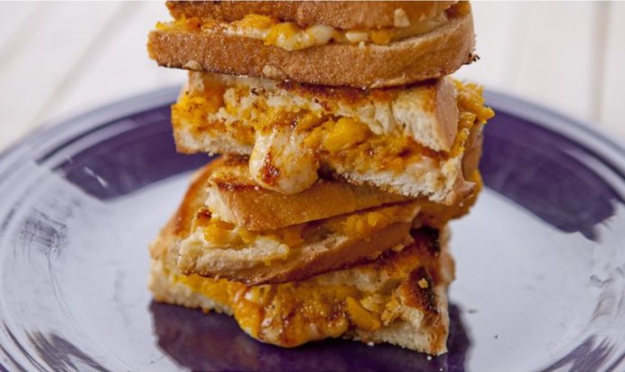 Тост с тыквенным пюре и сыром