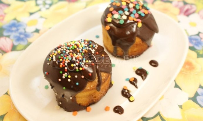 Цыпленок в яйце