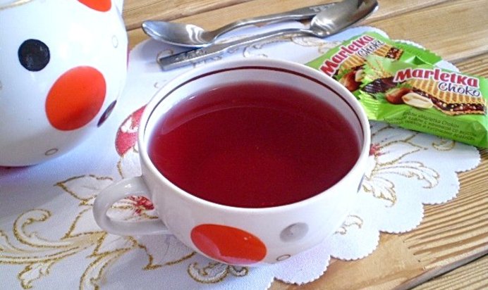 Чай из каркаде и мяты