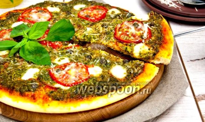 Пицца с соусом песто