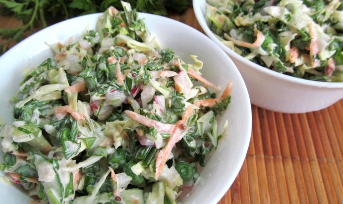 Салат из моркови и капусты