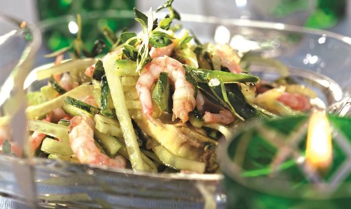 Салат из креветок и авокадо