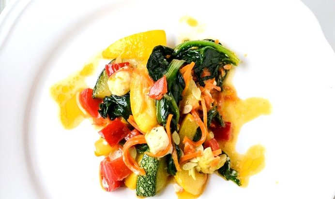 Овощное рагу со шпинатом