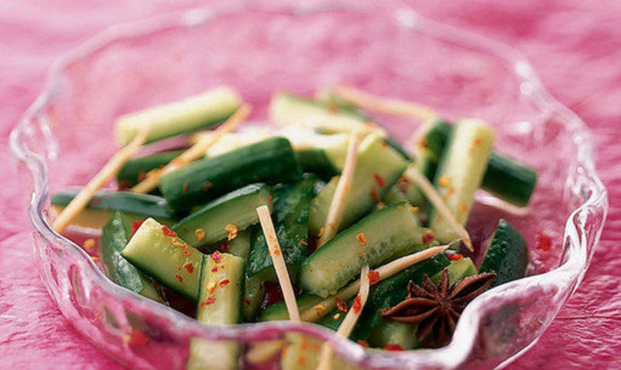 Огурцы с имбирем