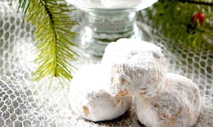 Курабье — традиционная греческая рождественская сладость с мастикой