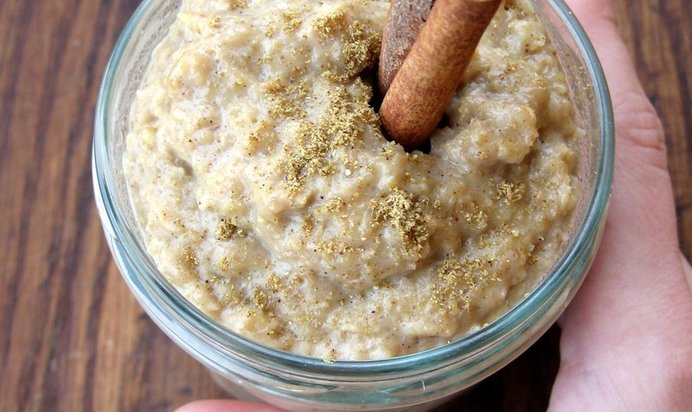 Овсяная каша с масалой и черным чаем