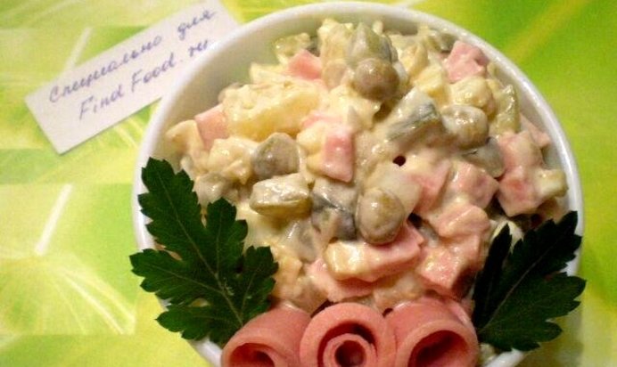 Салат Столичный с сыром и французской горчицей