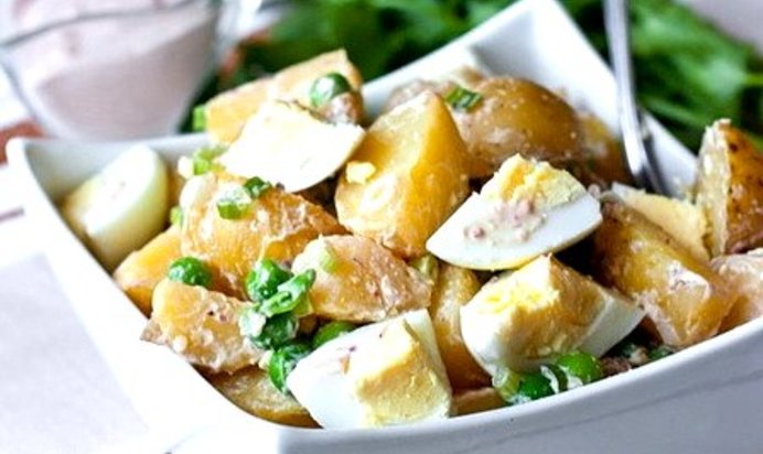 Салат из яиц и картофеля