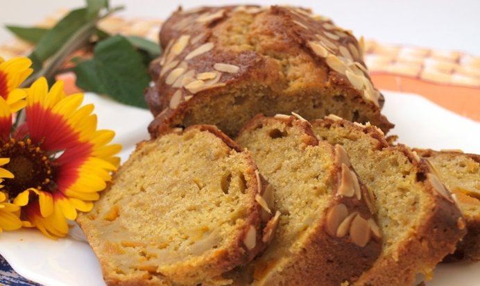 Тыквенный кекс с ликёром и миндалём