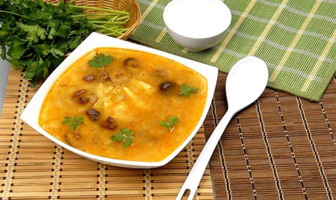 Грибной борщ с черносливом