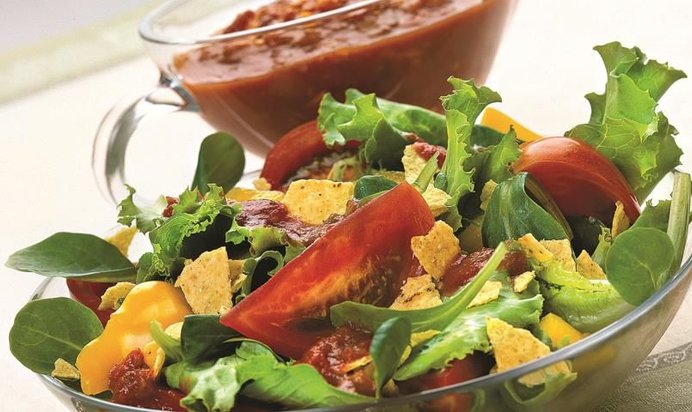 Салат с кукурузными чипсами