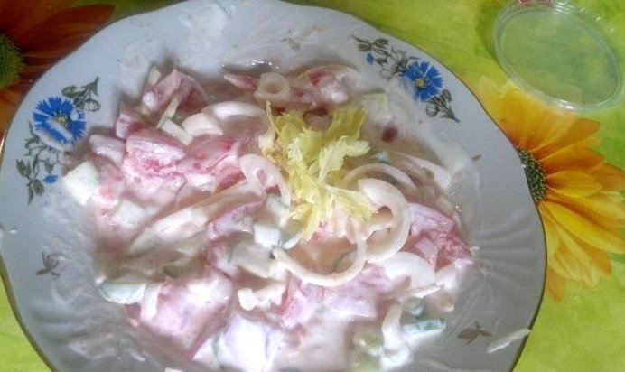 Овощной салат со сметаной