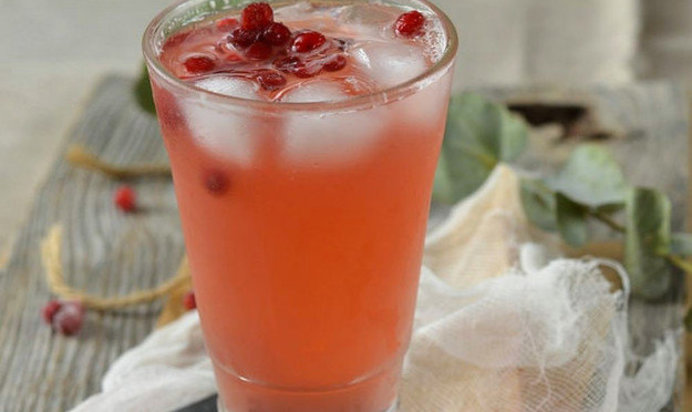 Клюквенный напиток с лаймом