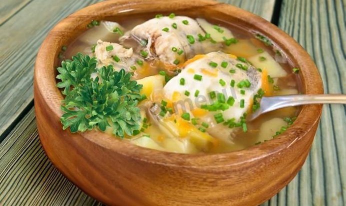 Рыбный суп уха из ершей